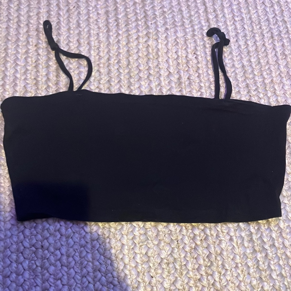 Basic black cropped tank top